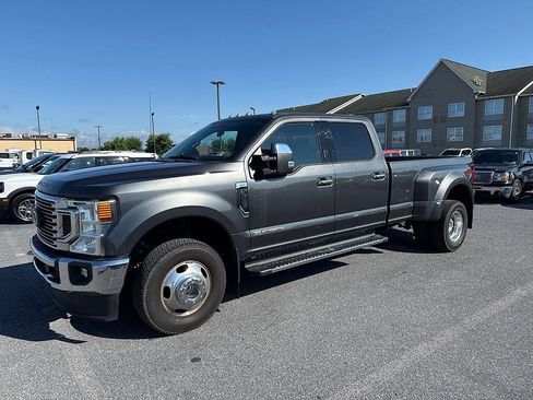 Used 2020 Ford F350 XLT w/ XLT Premium Package AWD/4WD image 2