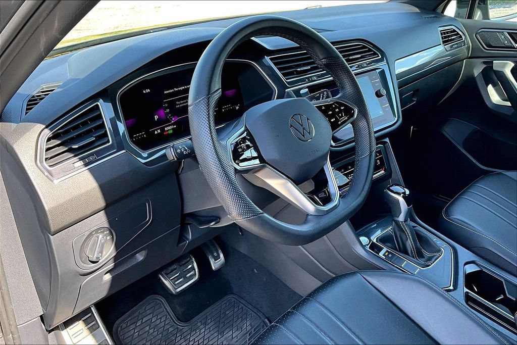Used 2024 Volkswagen Tiguan SE R-Line FWD image 12