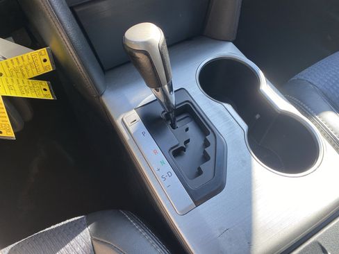 Used 2012 Toyota Camry SE image 13