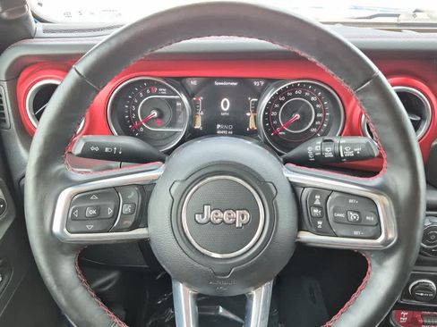 Used 2022 Jeep Wrangler Unlimited Rubicon w/ Cold Weather Group AWD/4WD image 16