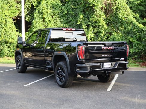 Used 2024 GMC Sierra 2500 AT4 w/ AT4 Premium Plus Package AWD/4WD image 7