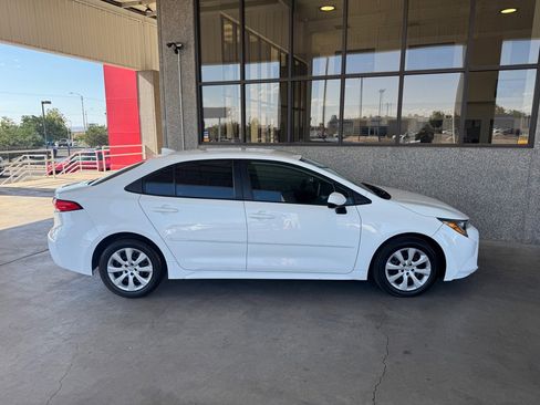 Used 2021 Toyota Corolla LE w/ Carpet Mat Package (TMS) image 3