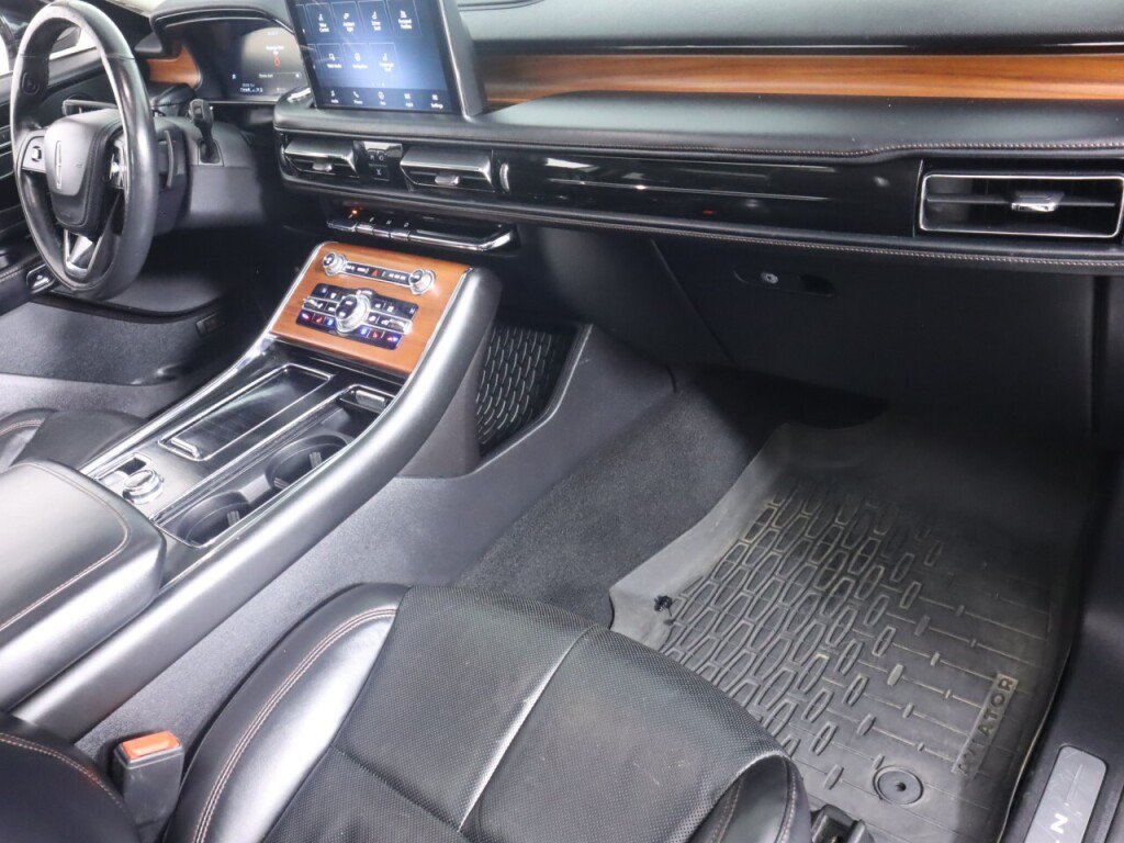 Used 2020 Lincoln Aviator Reserve w/ Equipment Group 201A AWD/4WD image 47