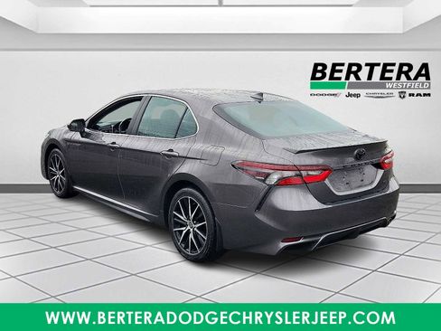 Used 2023 Toyota Camry SE w/ Blackout Package (TMS) image 4