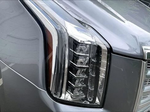 Used 2020 Cadillac Escalade Luxury w/ LPO, Radiant Package AWD/4WD image 28