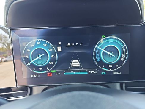 Certified 2025 Hyundai Elantra SEL image 20