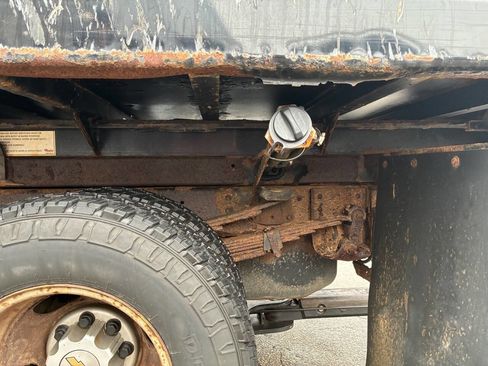 Used 2004 Chevrolet Silverado 3500 4x4 Regular Cab w/ Snow Plow Prep Package image 11