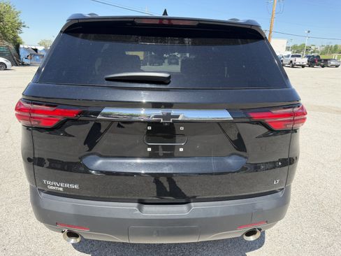 Used 2023 Chevrolet Traverse LT image 6