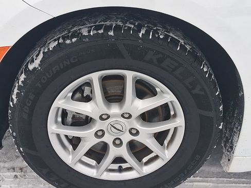 Used 2021 Chrysler Voyager LX image 12