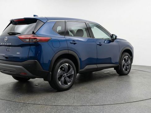 Used 2025 Nissan Rogue SV AWD/4WD image 7