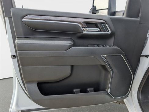 Used 2024 Chevrolet Silverado 2500 LTZ image 18