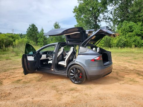 Used 2016 Tesla Model X Performance AWD/4WD image 15