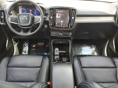 Used 2023 Volvo XC40 B5 Plus w/ Protection Package Premier AWD/4WD image 14
