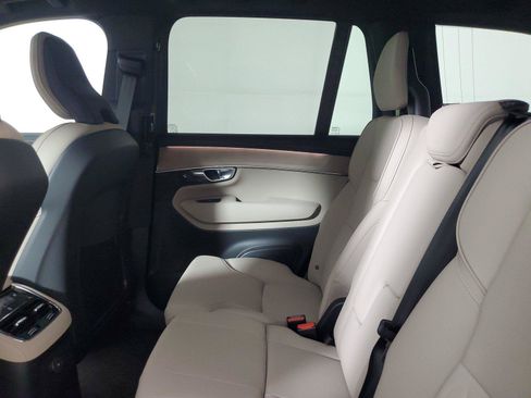 New 2026 Volvo XC90 T8 Plus w/ Protection Package Premier AWD/4WD image 12
