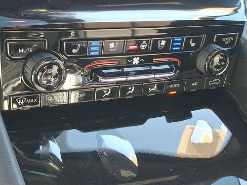 New 2025 Jeep Grand Cherokee Limited image 12