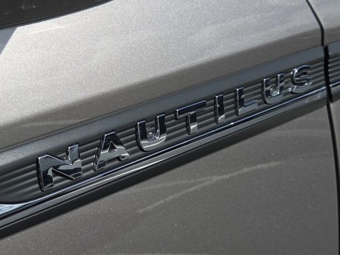 Used 2021 Lincoln Nautilus Reserve AWD/4WD image 16