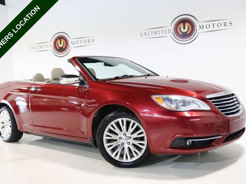 Used 2013 Chrysler 200 Limited FWD image 1