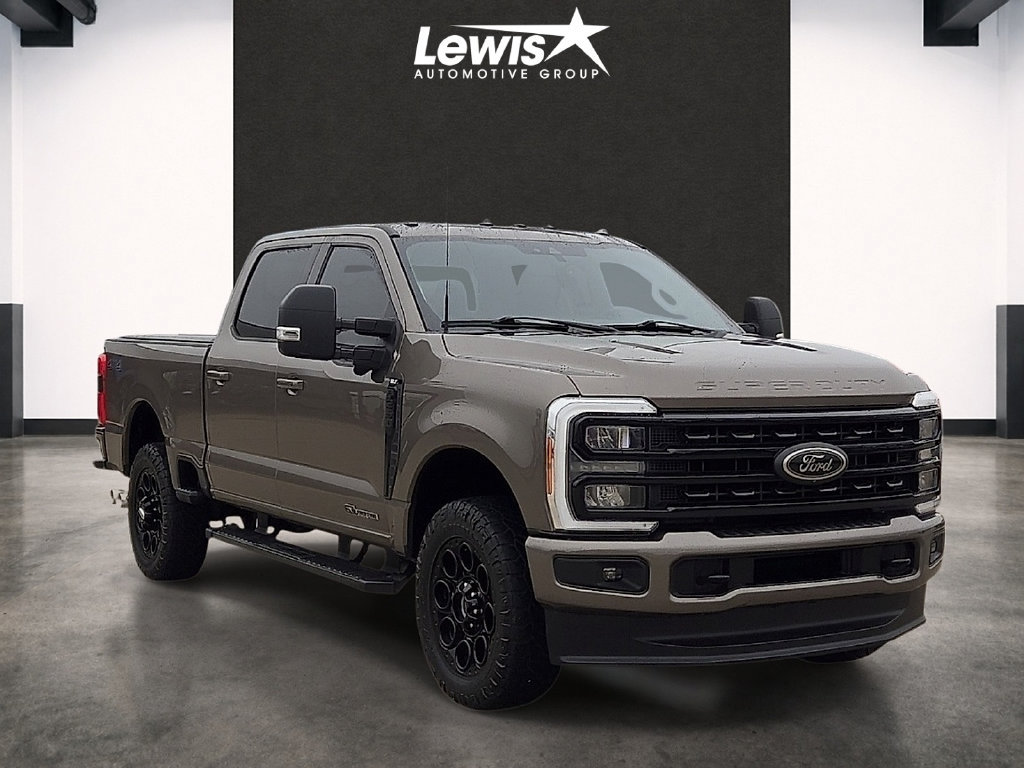 Used 2023 Ford F250 XLT w/ Black Appearance Package AWD/4WD image 6
