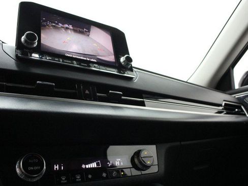 Used 2024 Mitsubishi Outlander ES image 19