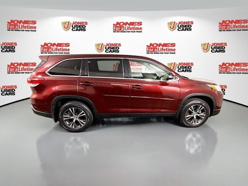 Certified 2019 Toyota Highlander LE w/ Protection Package #3 AWD/4WD image 16