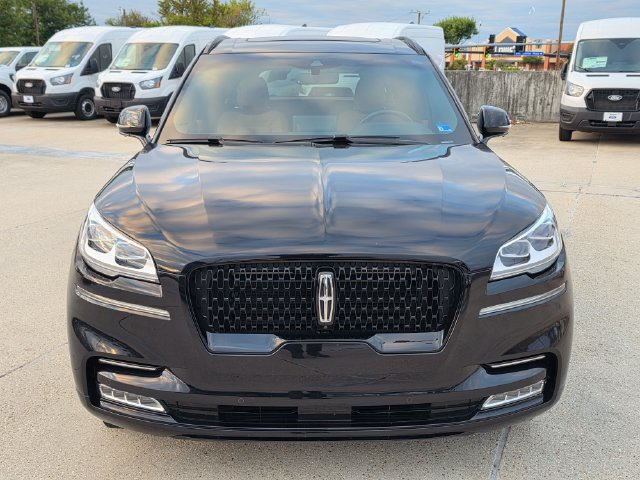 Used 2024 Lincoln Aviator Black Label w/ Jet Package AWD/4WD image 2