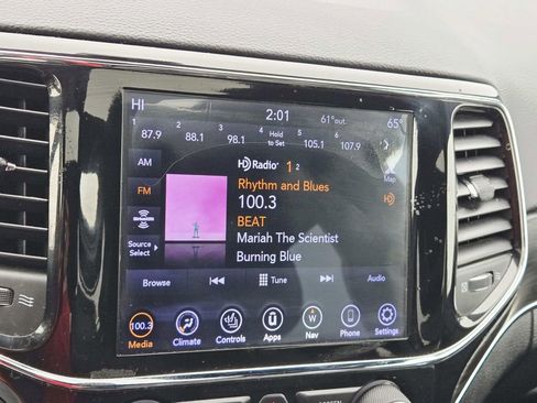 Used 2020 Jeep Grand Cherokee Limited image 26