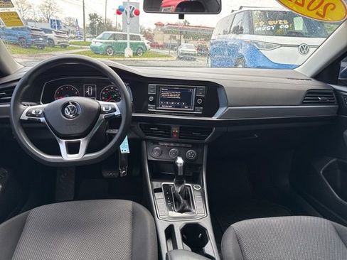 Certified 2021 Volkswagen Jetta R-Line FWD image 10