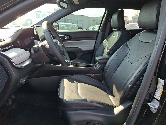 Certified 2023 Jeep Compass Limited AWD/4WD image 17