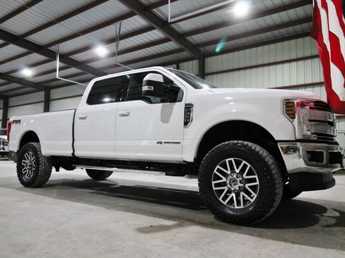 Used 2019 Ford F350 Lariat w/ Lariat Value Package AWD/4WD image 16