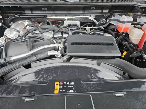 Used 2026 Chevrolet Silverado 2500 ZR2 w/ LPO, Dark Essentials Package image 33