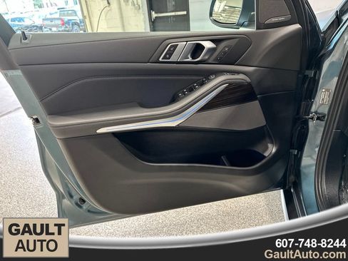 Used 2024 BMW X5 xDrive40i w/ Premium Package AWD/4WD image 12
