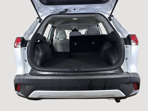 Used 2023 Toyota Corolla Cross L image 15