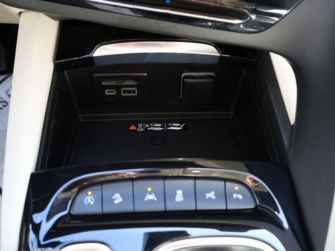 Certified 2023 Buick Envision Avenir image 30