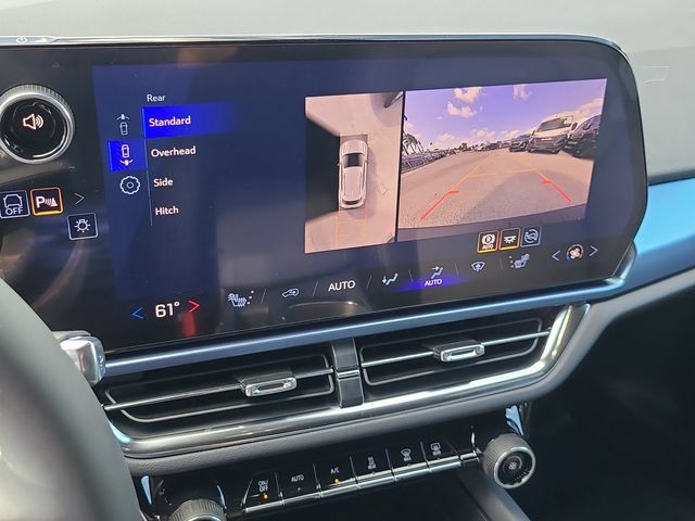 New 2026 Chevrolet Equinox EV LT w/ LPO, Blackout Package FWD image 32