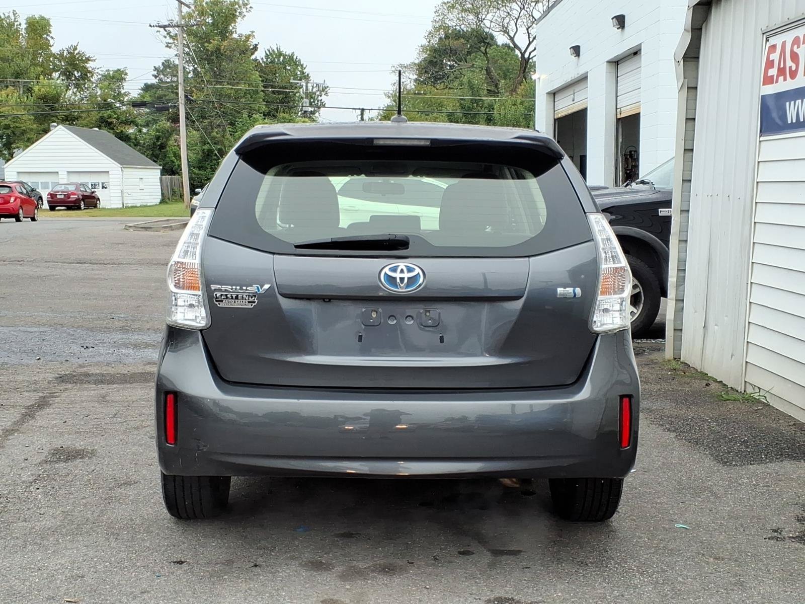Used 2012 Toyota Prius V Three FWD image 4