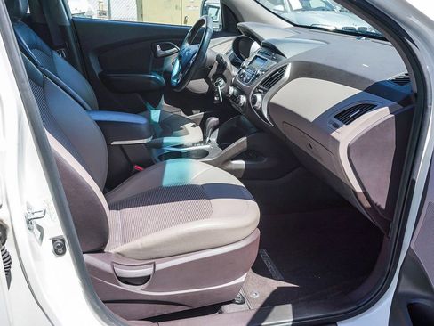 Used 2012 Hyundai Tucson GLS image 13