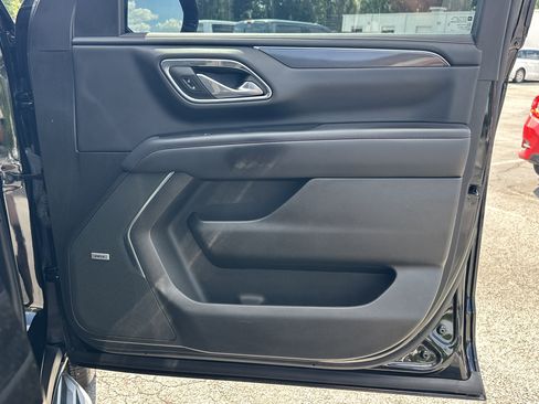 Used 2023 Chevrolet Suburban RST RWD image 15