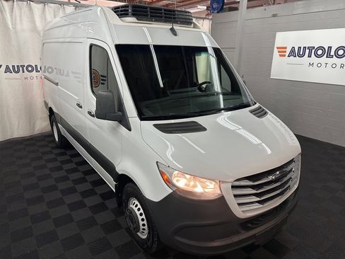 Used 2019 Freightliner Sprinter 144 image 2