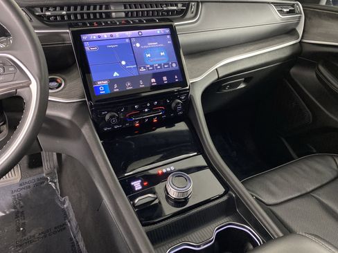 Used 2024 Jeep Grand Cherokee L Limited w/ Luxury Tech Group II AWD/4WD image 29