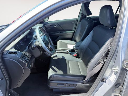 Used 2017 Honda Accord Sport image 10