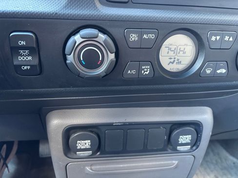 Used 2011 Honda Ridgeline RTS image 12