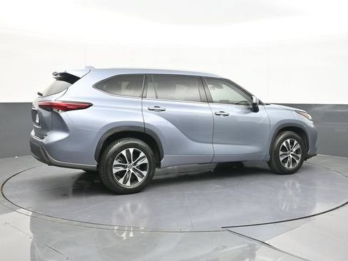 Used 2021 Toyota Highlander XLE FWD image 15