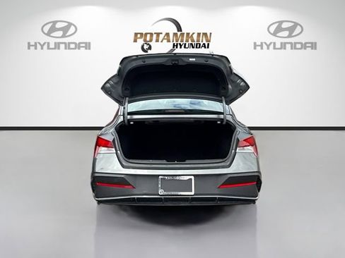 Certified 2025 Hyundai Elantra Sport image 24