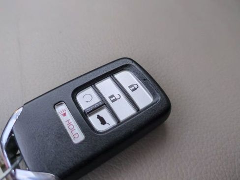 Used 2020 Honda Pilot Touring image 33