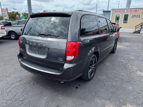 Used 2017 Dodge Grand Caravan GT FWD image 8