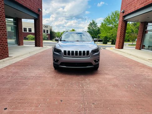 Used 2021 Jeep Cherokee Limited w/ Mopar Interior Package AWD/4WD image 2