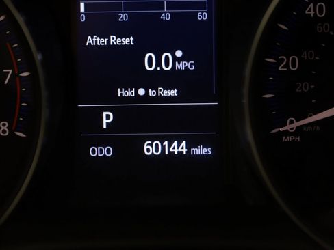 Used 2021 Toyota C-HR LE image 34