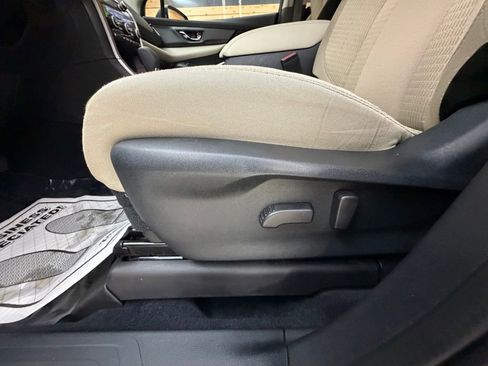 Used 2022 Subaru Ascent Premium w/ Convenience Package AWD/4WD image 26