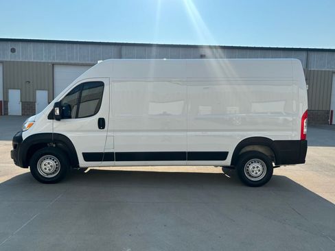Used 2025 RAM ProMaster 2500 w/ Convenience Group FWD image 6