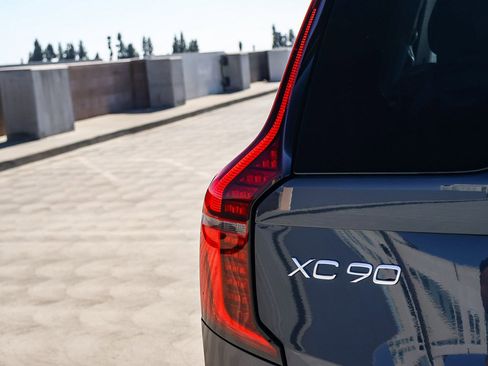 New 2026 Volvo XC90 B6 Ultra image 11